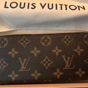 AUTHENTIC LOUIS VUITTON CLEMENCE WALLET With BOX and papers of authenticity
